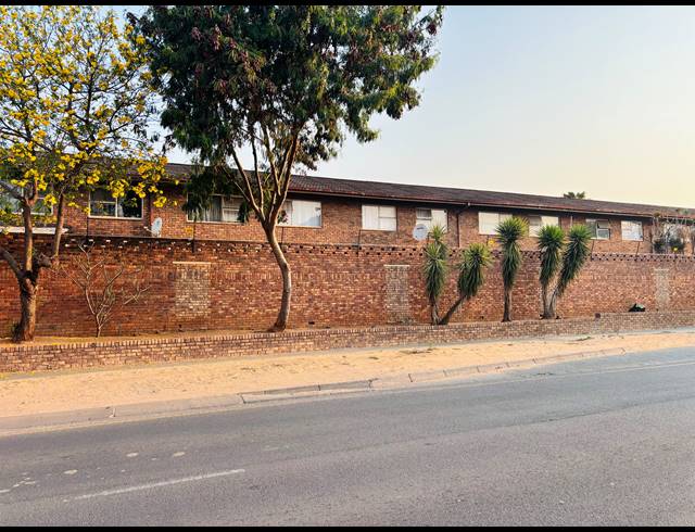 3 BEDROOM DUPLEX FOR SALE IN SILVERTON